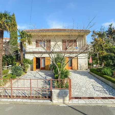 Guest house Antic 4255 Selce