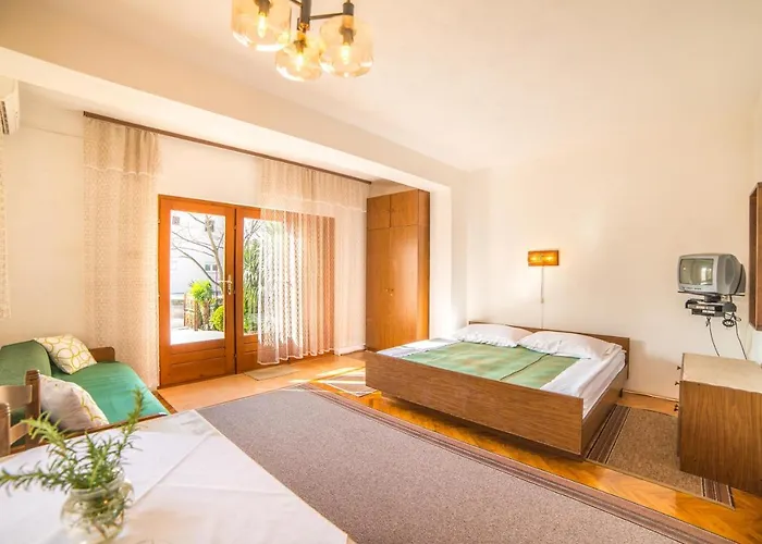 Antic 4255 Gasthuis Selce