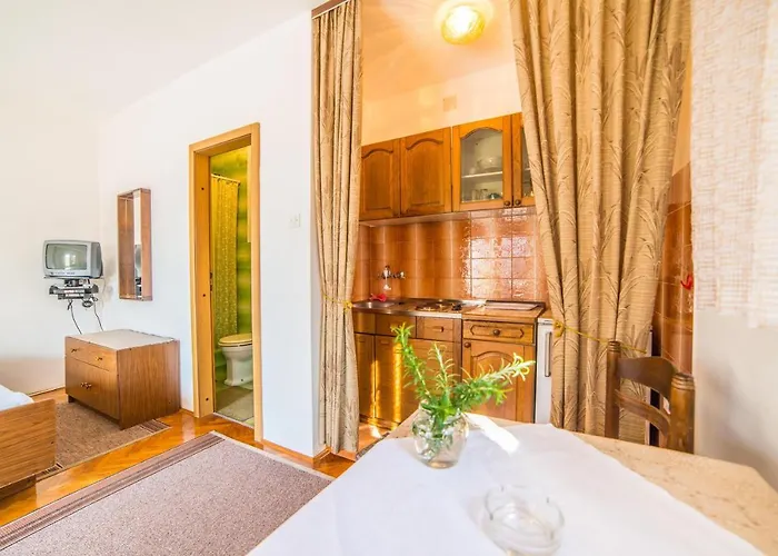 Antic 4255 3* سيلتسي